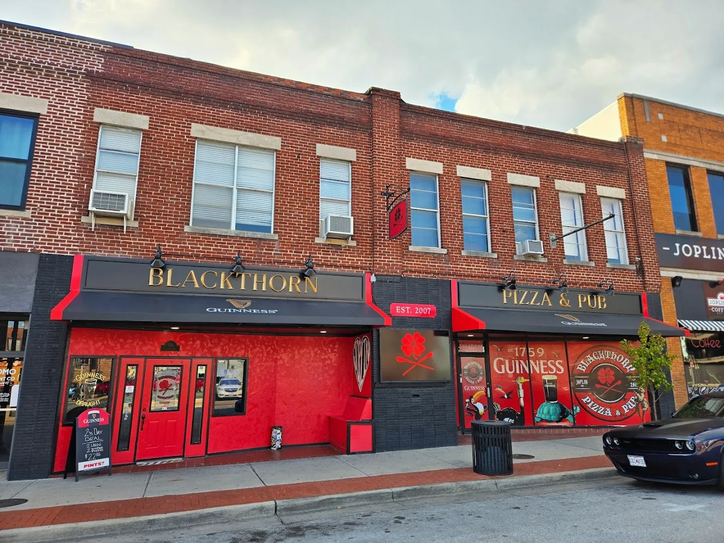 Blackthorn Pizza & Pub